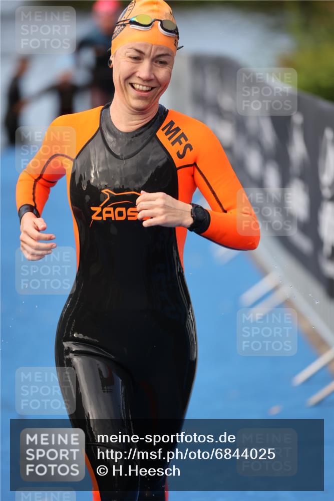 25.08.2024 - Elbe Triathlon Hamburg H.Heesch http://msf.ph/oto/6844025 25.08.2024 08:46:34 Schwimmen 113, 123, 131, 138, 147, 150, 160, 179 meine-sportfotos.de