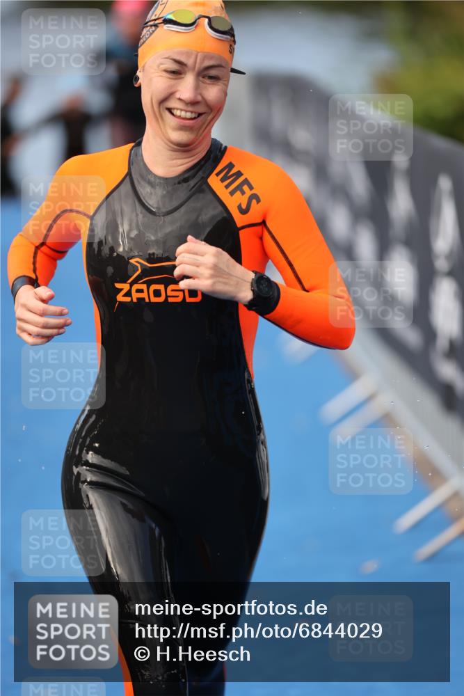 25.08.2024 - Elbe Triathlon Hamburg H.Heesch http://msf.ph/oto/6844029 25.08.2024 08:46:34 Schwimmen 113, 123, 131, 138, 147, 150, 160, 179 meine-sportfotos.de
