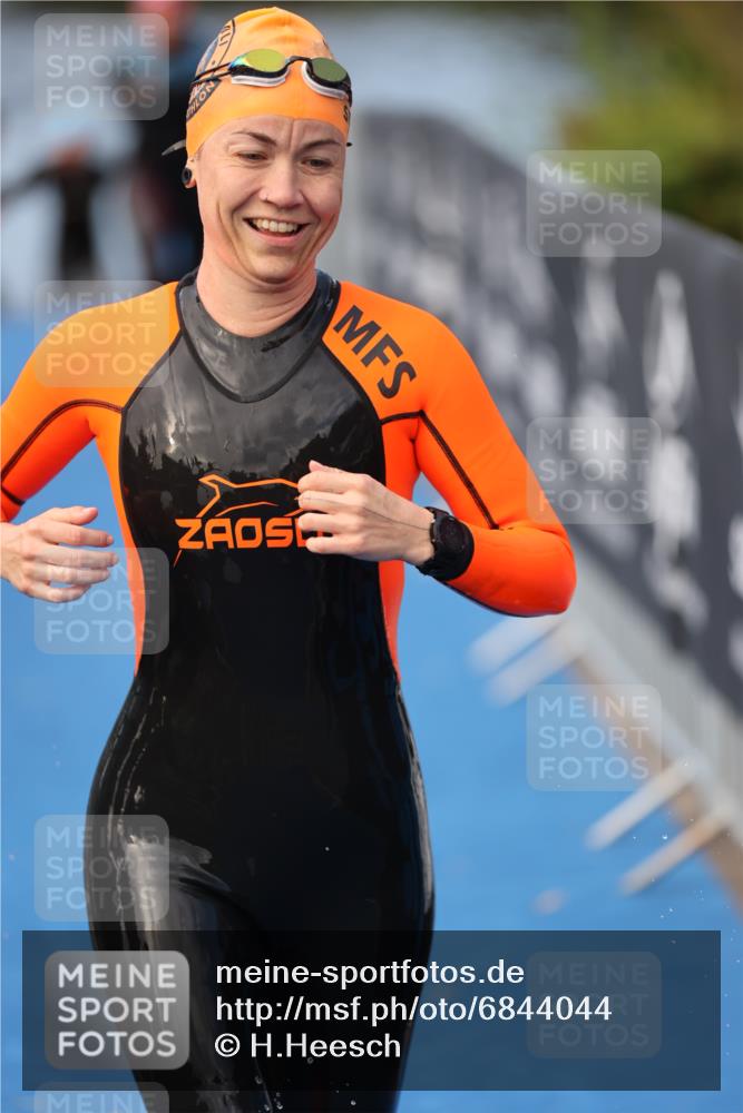 25.08.2024 - Elbe Triathlon Hamburg H.Heesch http://msf.ph/oto/6844044 25.08.2024 08:46:35 Schwimmen 113, 131, 138, 147, 150, 160, 179, 198 meine-sportfotos.de
