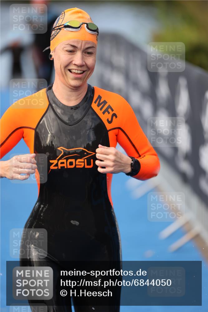 25.08.2024 - Elbe Triathlon Hamburg H.Heesch http://msf.ph/oto/6844050 25.08.2024 08:46:35 Schwimmen 113, 131, 138, 147, 150, 160, 179, 198 meine-sportfotos.de