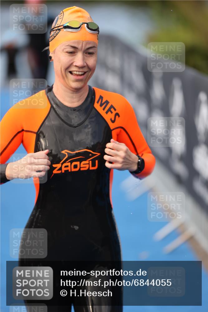 25.08.2024 - Elbe Triathlon Hamburg H.Heesch http://msf.ph/oto/6844055 25.08.2024 08:46:35 Schwimmen 113, 131, 138, 147, 150, 160, 179, 198 meine-sportfotos.de