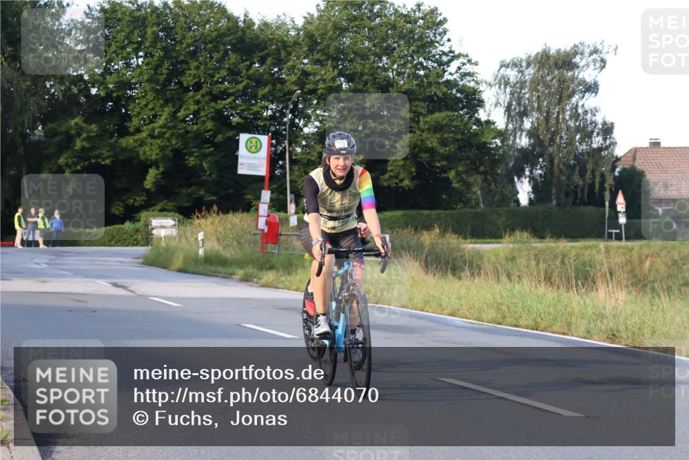 25.08.2024 - Elbe Triathlon Hamburg Fuchs,  Jonas http://msf.ph/oto/6844070 25.08.2024 09:02:15 Radfahren 239, 155 meine-sportfotos.de