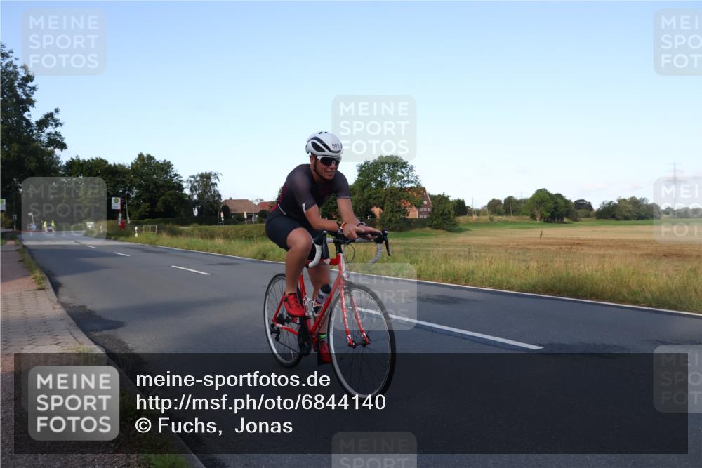 25.08.2024 - Elbe Triathlon Hamburg Fuchs,  Jonas http://msf.ph/oto/6844140 25.08.2024 09:02:21 Radfahren 155 meine-sportfotos.de