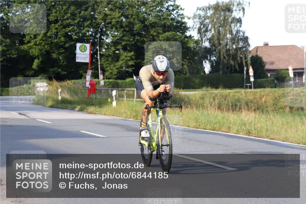 25.08.2024 - Elbe Triathlon Hamburg Fuchs,  Jonas http://msf.ph/oto/6844185 25.08.2024 09:02:40 Radfahren 101 meine-sportfotos.de
