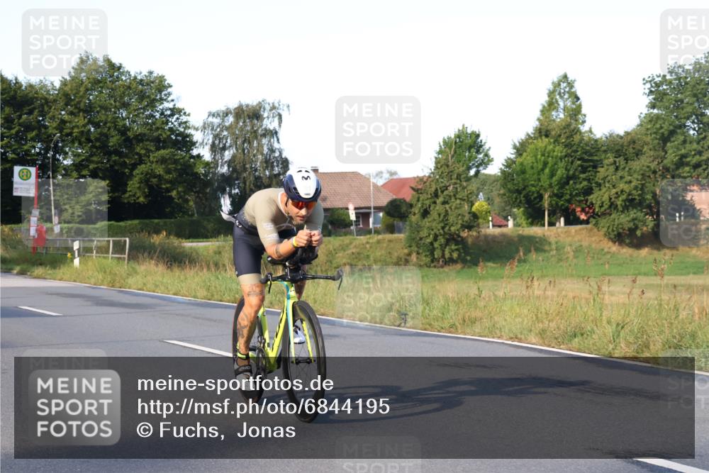25.08.2024 - Elbe Triathlon Hamburg Fuchs,  Jonas http://msf.ph/oto/6844195 25.08.2024 09:02:40 Radfahren 101 meine-sportfotos.de