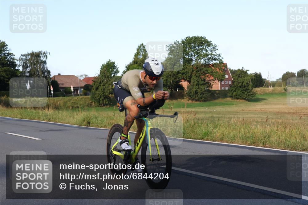 25.08.2024 - Elbe Triathlon Hamburg Fuchs,  Jonas http://msf.ph/oto/6844204 25.08.2024 09:02:40 Radfahren 101 meine-sportfotos.de