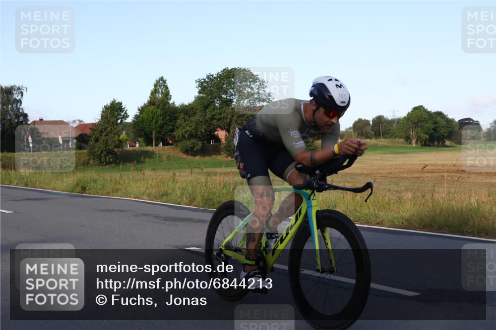 25.08.2024 - Elbe Triathlon Hamburg Fuchs,  Jonas http://msf.ph/oto/6844213 25.08.2024 09:02:40 Radfahren 101 meine-sportfotos.de