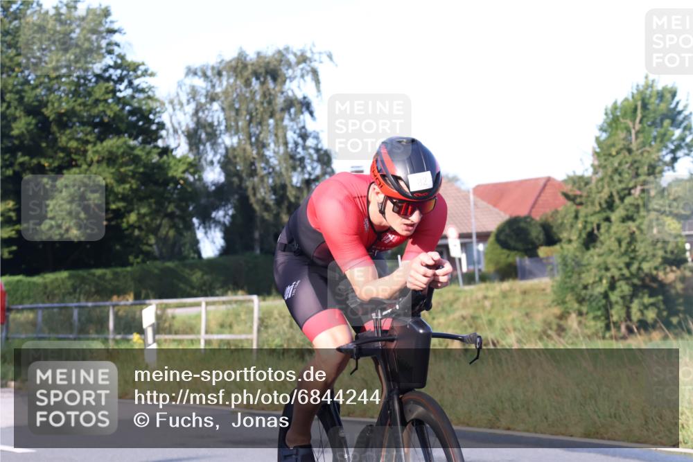 25.08.2024 - Elbe Triathlon Hamburg Fuchs,  Jonas http://msf.ph/oto/6844244 25.08.2024 09:03:15 Radfahren 82 meine-sportfotos.de