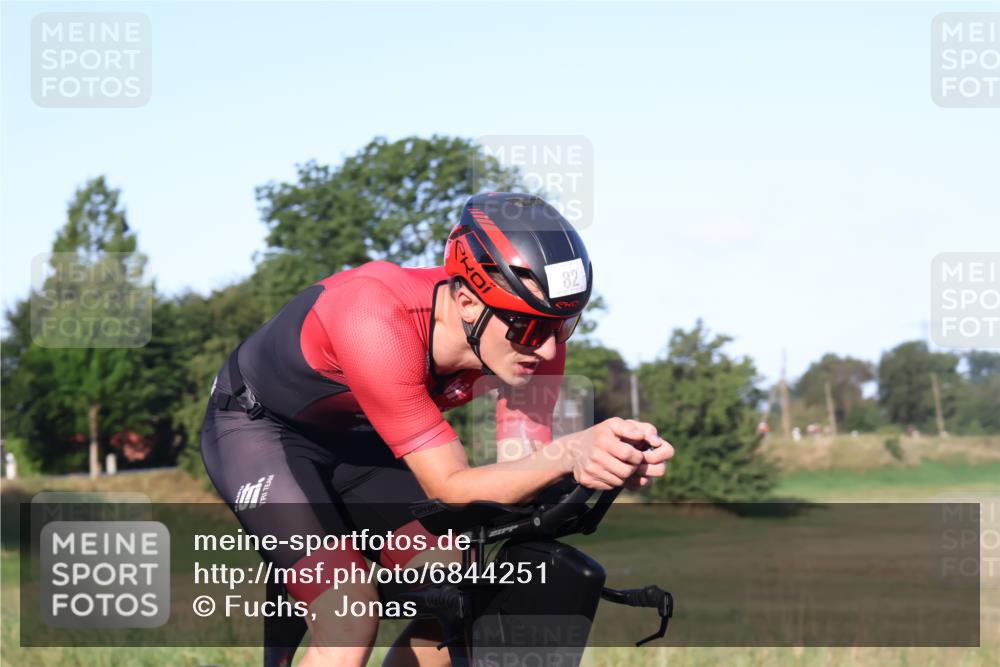 25.08.2024 - Elbe Triathlon Hamburg Fuchs,  Jonas http://msf.ph/oto/6844251 25.08.2024 09:03:15 Radfahren 82 meine-sportfotos.de