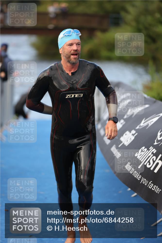 25.08.2024 - Elbe Triathlon Hamburg H.Heesch http://msf.ph/oto/6844258 25.08.2024 08:46:47 Schwimmen 113, 146, 147, 150, 198 meine-sportfotos.de