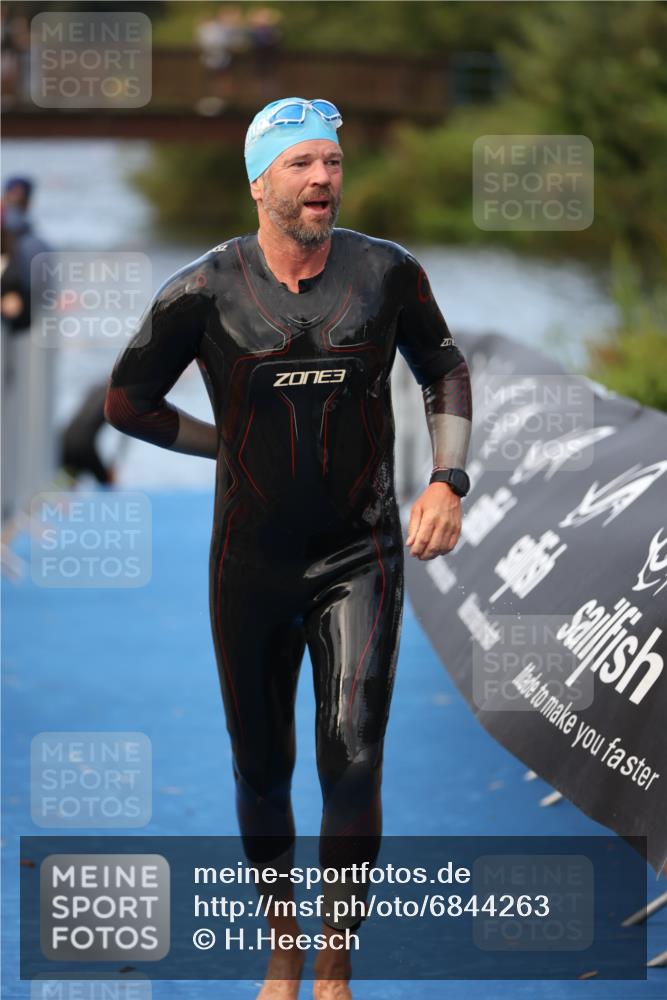 25.08.2024 - Elbe Triathlon Hamburg H.Heesch http://msf.ph/oto/6844263 25.08.2024 08:46:47 Schwimmen 113, 146, 147, 150, 198 meine-sportfotos.de