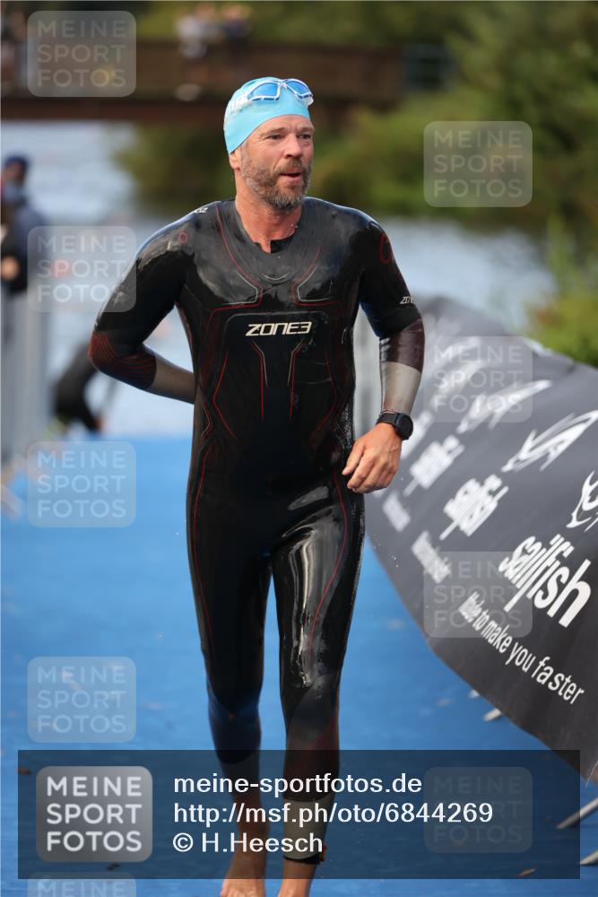 25.08.2024 - Elbe Triathlon Hamburg H.Heesch http://msf.ph/oto/6844269 25.08.2024 08:46:47 Schwimmen 113, 146, 147, 150, 198 meine-sportfotos.de