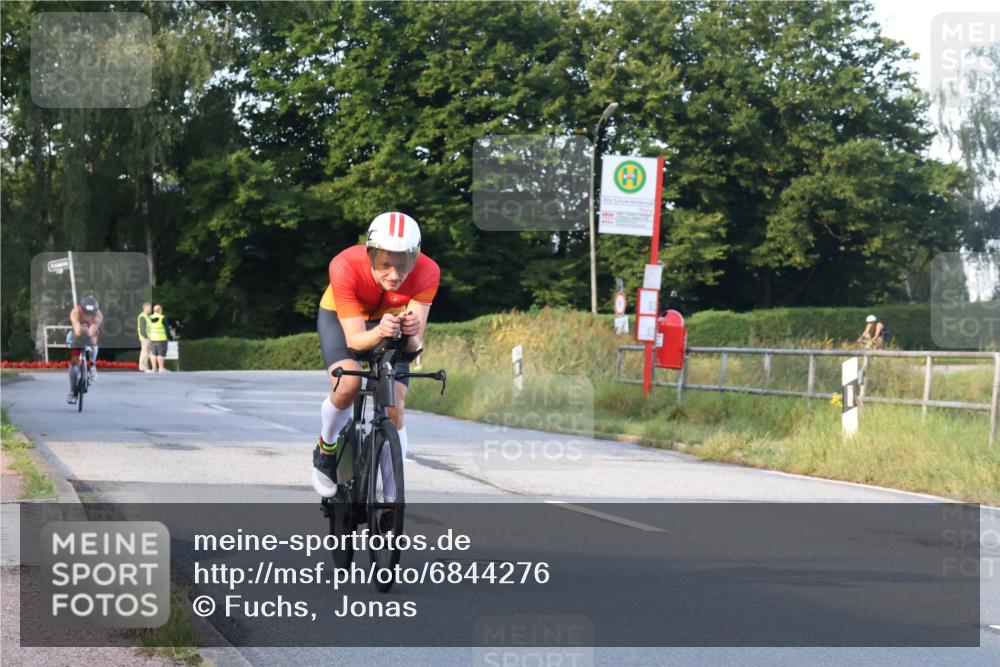 25.08.2024 - Elbe Triathlon Hamburg Fuchs,  Jonas http://msf.ph/oto/6844276 25.08.2024 09:03:32 Radfahren 68, 78 meine-sportfotos.de