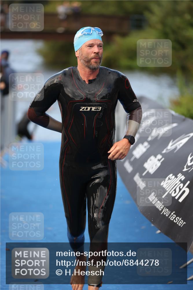 25.08.2024 - Elbe Triathlon Hamburg H.Heesch http://msf.ph/oto/6844278 25.08.2024 08:46:47 Schwimmen 113, 146, 147, 150, 198 meine-sportfotos.de
