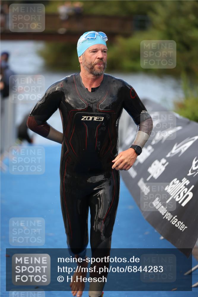 25.08.2024 - Elbe Triathlon Hamburg H.Heesch http://msf.ph/oto/6844283 25.08.2024 08:46:47 Schwimmen 113, 146, 147, 150, 198 meine-sportfotos.de