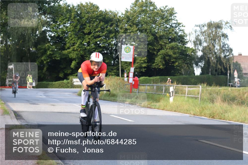 25.08.2024 - Elbe Triathlon Hamburg Fuchs,  Jonas http://msf.ph/oto/6844285 25.08.2024 09:03:32 Radfahren 68, 78 meine-sportfotos.de