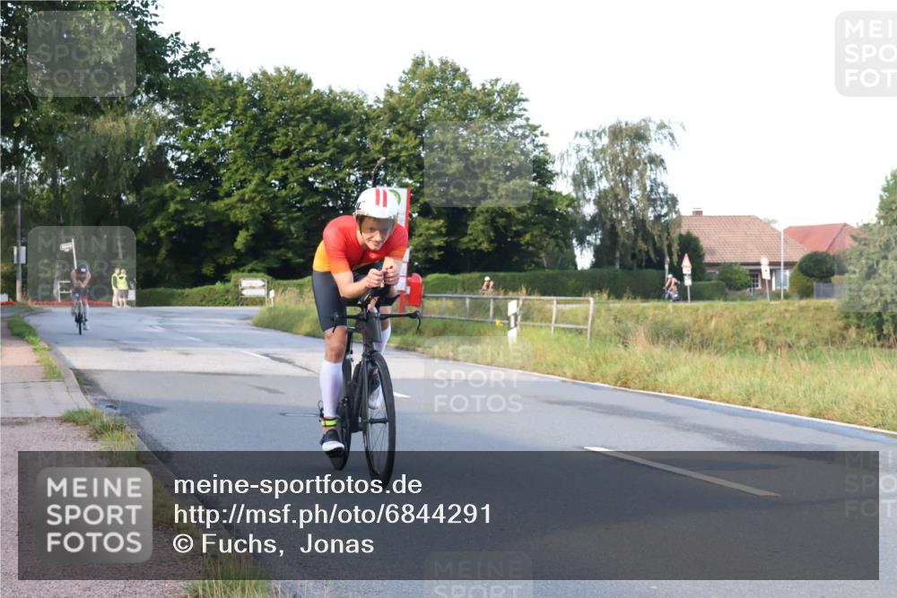 25.08.2024 - Elbe Triathlon Hamburg Fuchs,  Jonas http://msf.ph/oto/6844291 25.08.2024 09:03:33 Radfahren 68, 78 meine-sportfotos.de