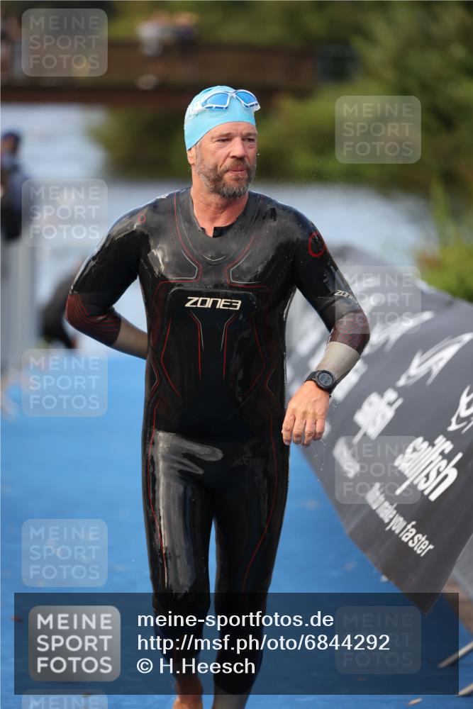 25.08.2024 - Elbe Triathlon Hamburg H.Heesch http://msf.ph/oto/6844292 25.08.2024 08:46:47 Schwimmen 113, 146, 147, 150, 198 meine-sportfotos.de