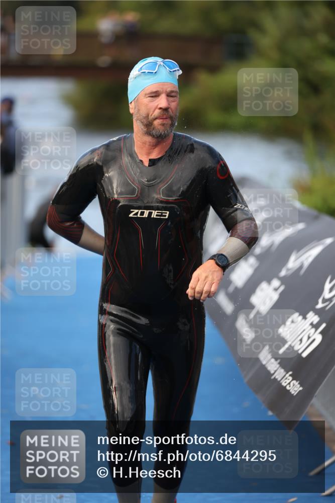 25.08.2024 - Elbe Triathlon Hamburg H.Heesch http://msf.ph/oto/6844295 25.08.2024 08:46:47 Schwimmen 113, 146, 147, 150, 198 meine-sportfotos.de