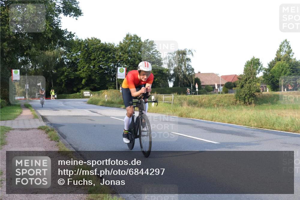 25.08.2024 - Elbe Triathlon Hamburg Fuchs,  Jonas http://msf.ph/oto/6844297 25.08.2024 09:03:33 Radfahren 68, 78 meine-sportfotos.de
