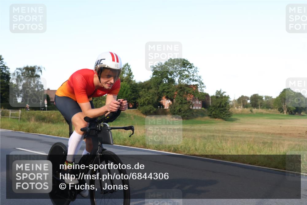 25.08.2024 - Elbe Triathlon Hamburg Fuchs,  Jonas http://msf.ph/oto/6844306 25.08.2024 09:03:33 Radfahren 68, 78 meine-sportfotos.de