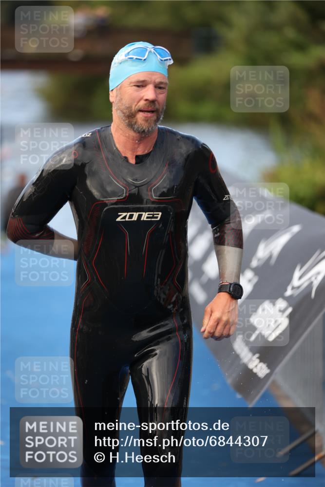 25.08.2024 - Elbe Triathlon Hamburg H.Heesch http://msf.ph/oto/6844307 25.08.2024 08:46:47 Schwimmen 113, 146, 147, 150, 198 meine-sportfotos.de