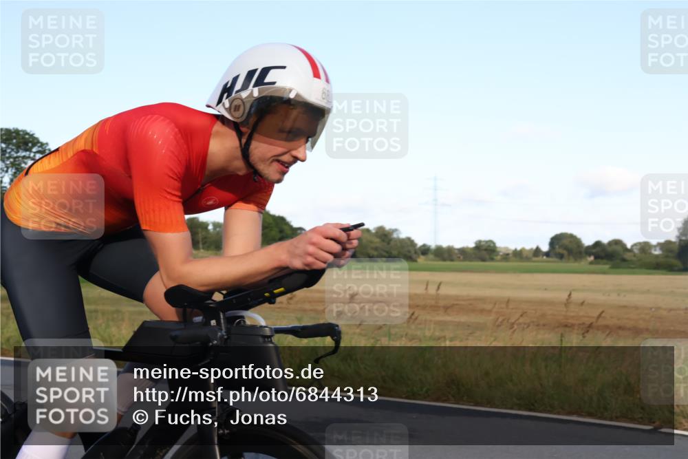 25.08.2024 - Elbe Triathlon Hamburg Fuchs,  Jonas http://msf.ph/oto/6844313 25.08.2024 09:03:33 Radfahren 68, 78 meine-sportfotos.de