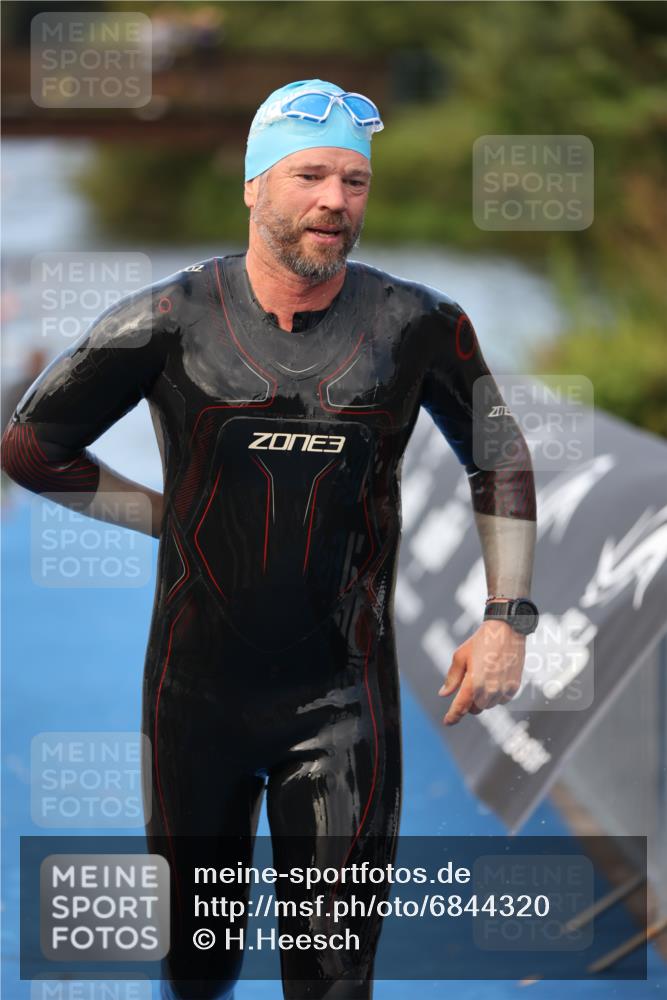 25.08.2024 - Elbe Triathlon Hamburg H.Heesch http://msf.ph/oto/6844320 25.08.2024 08:46:47 Schwimmen 113, 146, 147, 150, 198 meine-sportfotos.de