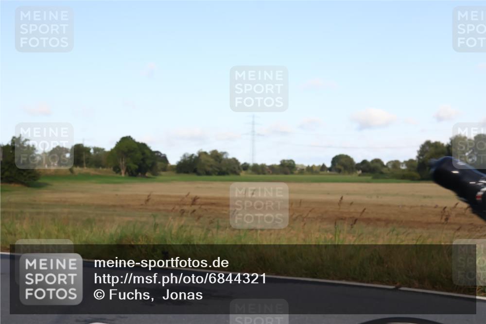25.08.2024 - Elbe Triathlon Hamburg Fuchs,  Jonas http://msf.ph/oto/6844321 25.08.2024 09:03:33 Radfahren 68, 78 meine-sportfotos.de