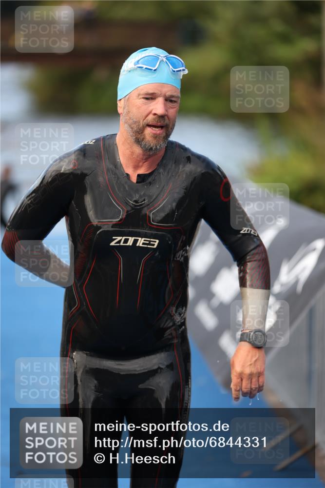 25.08.2024 - Elbe Triathlon Hamburg H.Heesch http://msf.ph/oto/6844331 25.08.2024 08:46:47 Schwimmen 113, 146, 147, 150, 198 meine-sportfotos.de