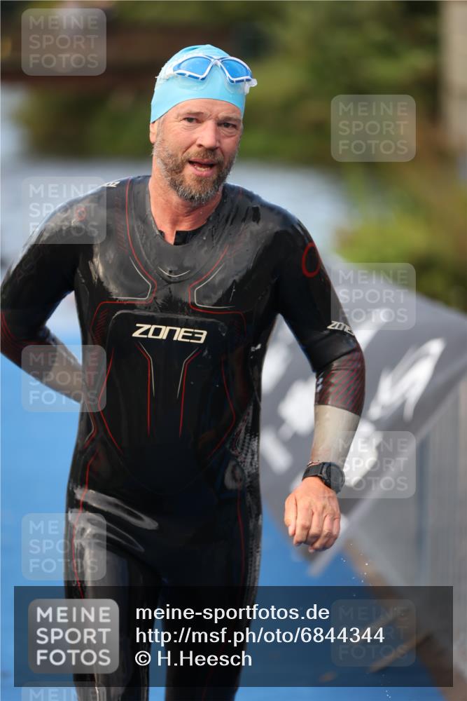 25.08.2024 - Elbe Triathlon Hamburg H.Heesch http://msf.ph/oto/6844344 25.08.2024 08:46:48 Schwimmen 113, 146, 147, 150, 198 meine-sportfotos.de