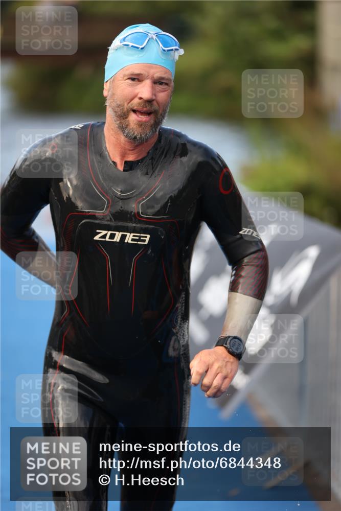 25.08.2024 - Elbe Triathlon Hamburg H.Heesch http://msf.ph/oto/6844348 25.08.2024 08:46:48 Schwimmen 113, 146, 147, 150, 198 meine-sportfotos.de