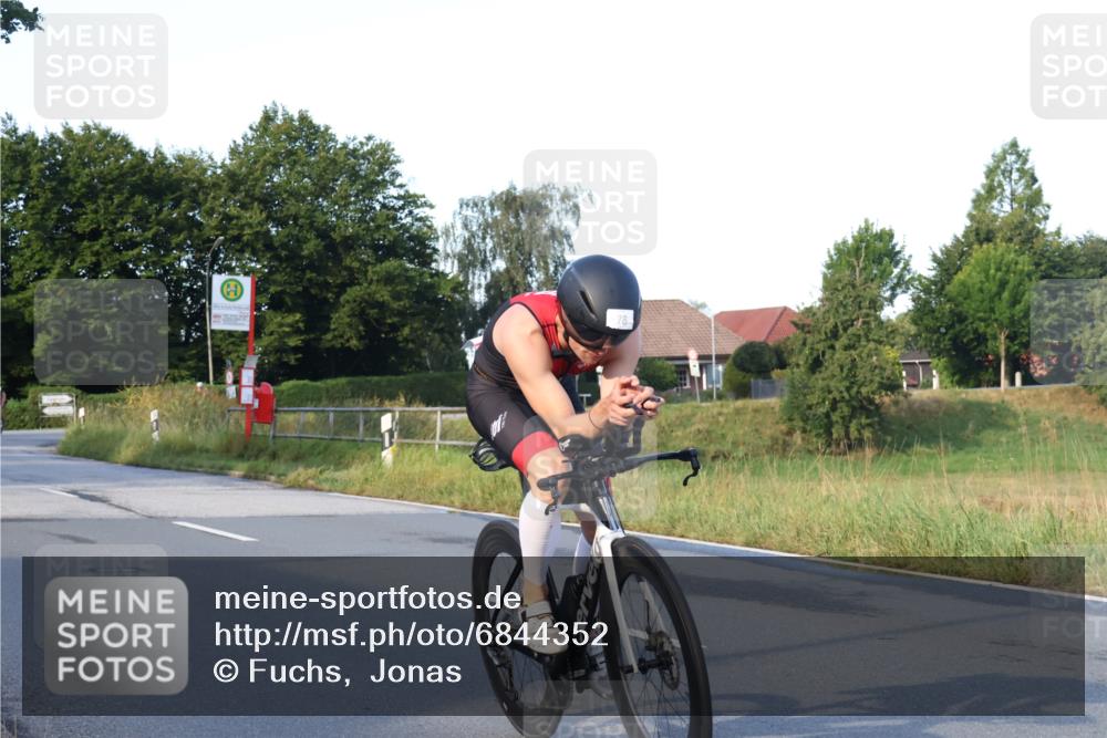 25.08.2024 - Elbe Triathlon Hamburg Fuchs,  Jonas http://msf.ph/oto/6844352 25.08.2024 09:03:35 Radfahren 68, 78 meine-sportfotos.de