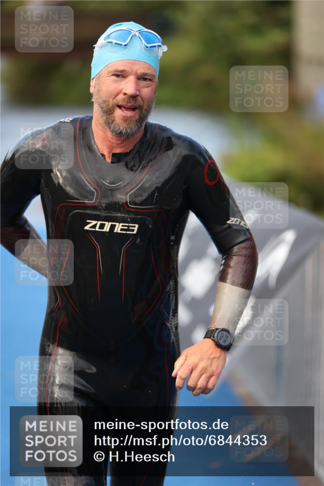 25.08.2024 - Elbe Triathlon Hamburg H.Heesch http://msf.ph/oto/6844353 25.08.2024 08:46:48 Schwimmen 113, 146, 147, 150, 198 meine-sportfotos.de