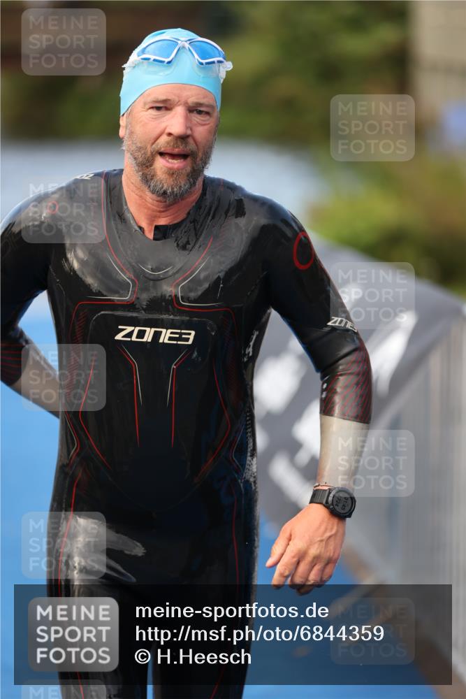 25.08.2024 - Elbe Triathlon Hamburg H.Heesch http://msf.ph/oto/6844359 25.08.2024 08:46:48 Schwimmen 113, 146, 147, 150, 198 meine-sportfotos.de