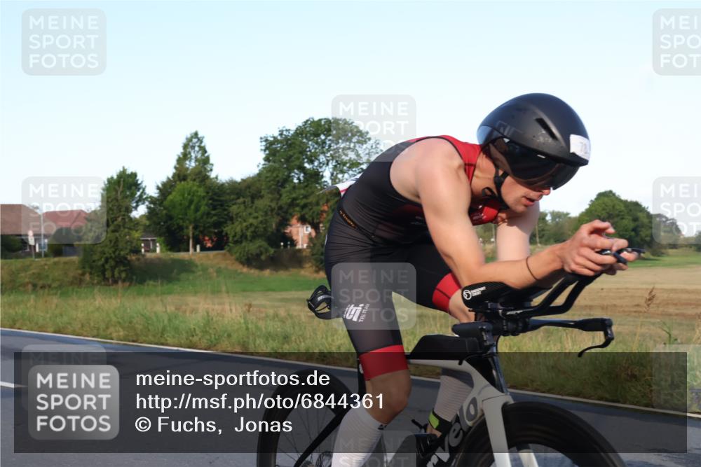 25.08.2024 - Elbe Triathlon Hamburg Fuchs,  Jonas http://msf.ph/oto/6844361 25.08.2024 09:03:36 Radfahren 68, 78 meine-sportfotos.de