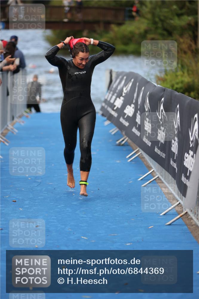 25.08.2024 - Elbe Triathlon Hamburg H.Heesch http://msf.ph/oto/6844369 25.08.2024 08:47:02 Schwimmen 125, 146, 193, 198 meine-sportfotos.de
