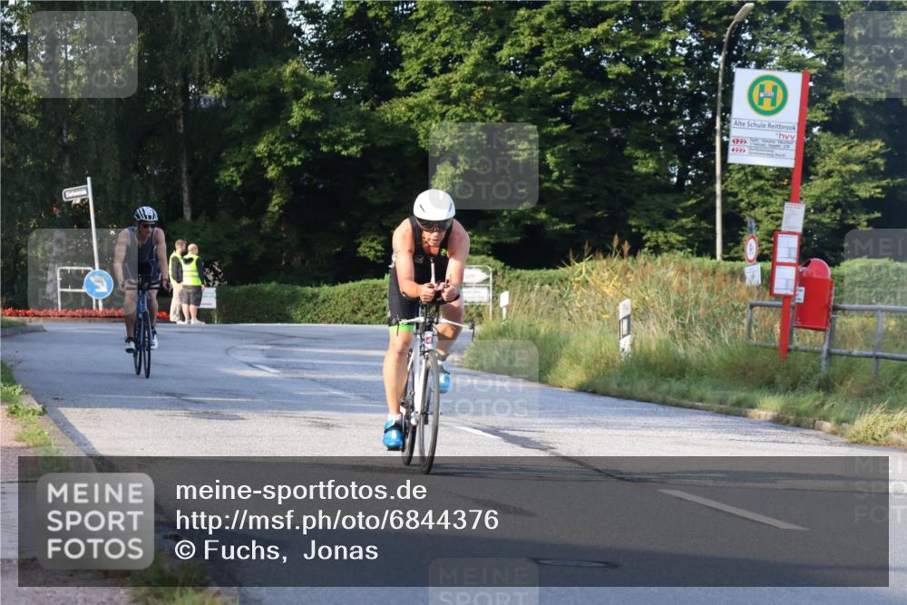25.08.2024 - Elbe Triathlon Hamburg Fuchs,  Jonas http://msf.ph/oto/6844376 25.08.2024 09:03:41 Radfahren 78, 156, 229, 107 meine-sportfotos.de