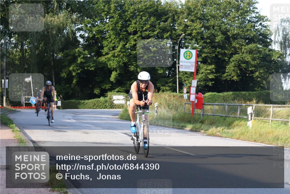25.08.2024 - Elbe Triathlon Hamburg Fuchs,  Jonas http://msf.ph/oto/6844390 25.08.2024 09:03:41 Radfahren 78, 156, 229, 107 meine-sportfotos.de