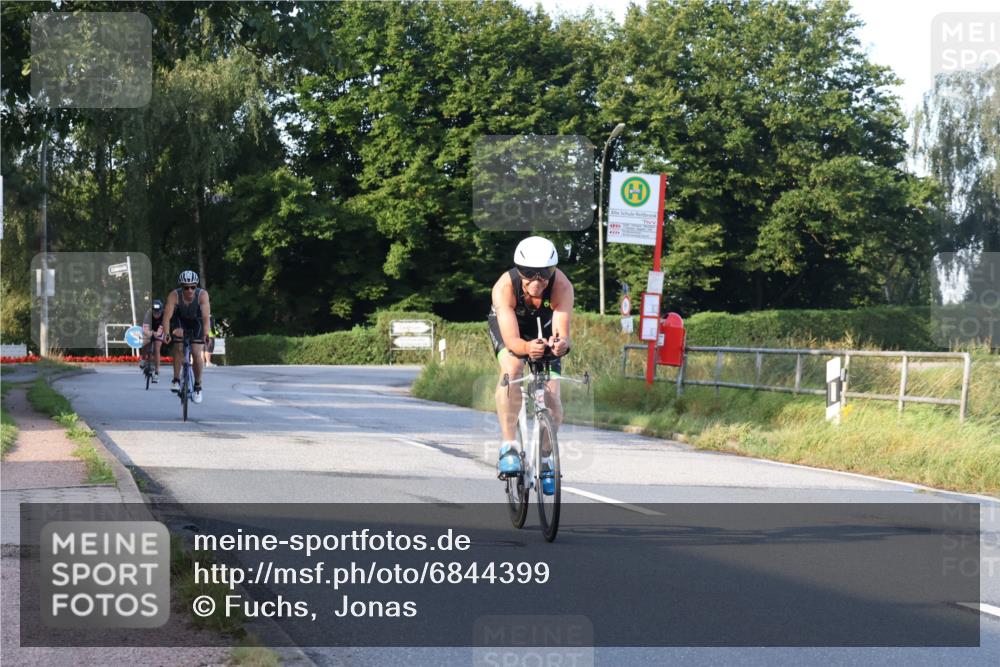 25.08.2024 - Elbe Triathlon Hamburg Fuchs,  Jonas http://msf.ph/oto/6844399 25.08.2024 09:03:41 Radfahren 78, 156, 229, 107 meine-sportfotos.de