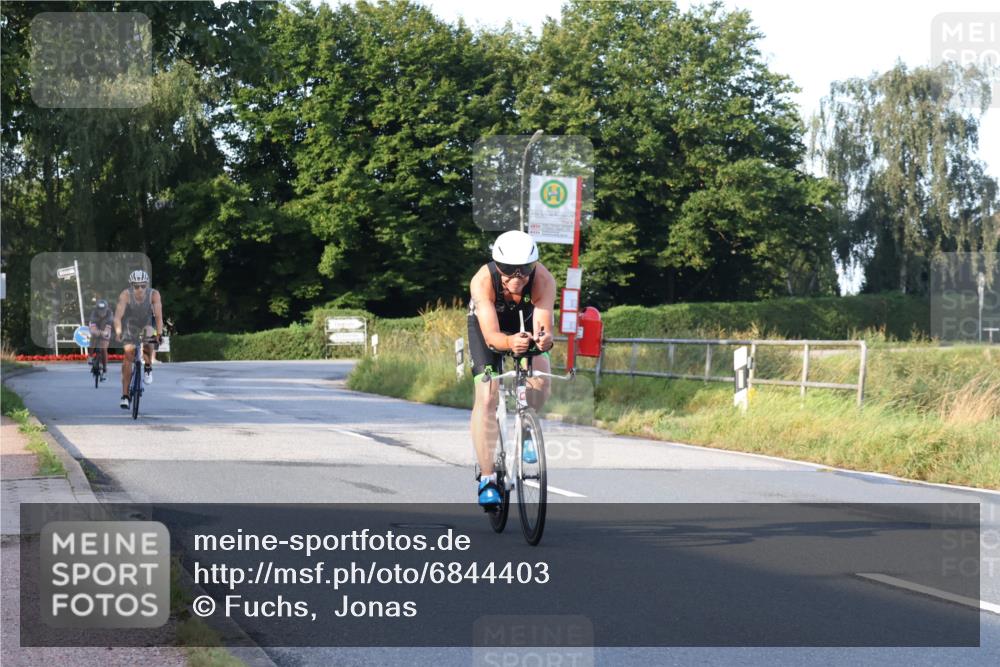 25.08.2024 - Elbe Triathlon Hamburg Fuchs,  Jonas http://msf.ph/oto/6844403 25.08.2024 09:03:42 Radfahren 156, 229, 107 meine-sportfotos.de