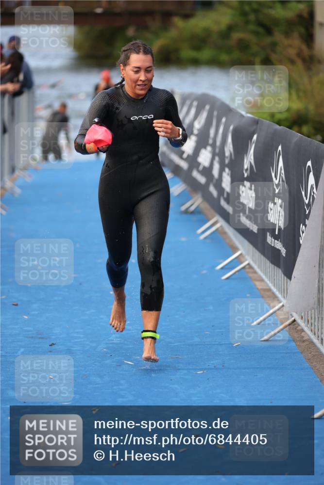 25.08.2024 - Elbe Triathlon Hamburg H.Heesch http://msf.ph/oto/6844405 25.08.2024 08:47:02 Schwimmen 125, 146, 193, 198 meine-sportfotos.de
