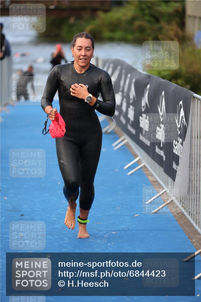 25.08.2024 - Elbe Triathlon Hamburg H.Heesch http://msf.ph/oto/6844423 25.08.2024 08:47:03 Schwimmen 125, 146, 193, 198 meine-sportfotos.de