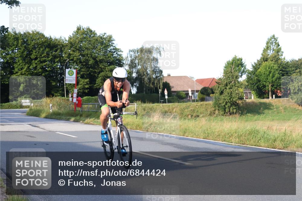 25.08.2024 - Elbe Triathlon Hamburg Fuchs,  Jonas http://msf.ph/oto/6844424 25.08.2024 09:03:42 Radfahren 156, 229, 107 meine-sportfotos.de