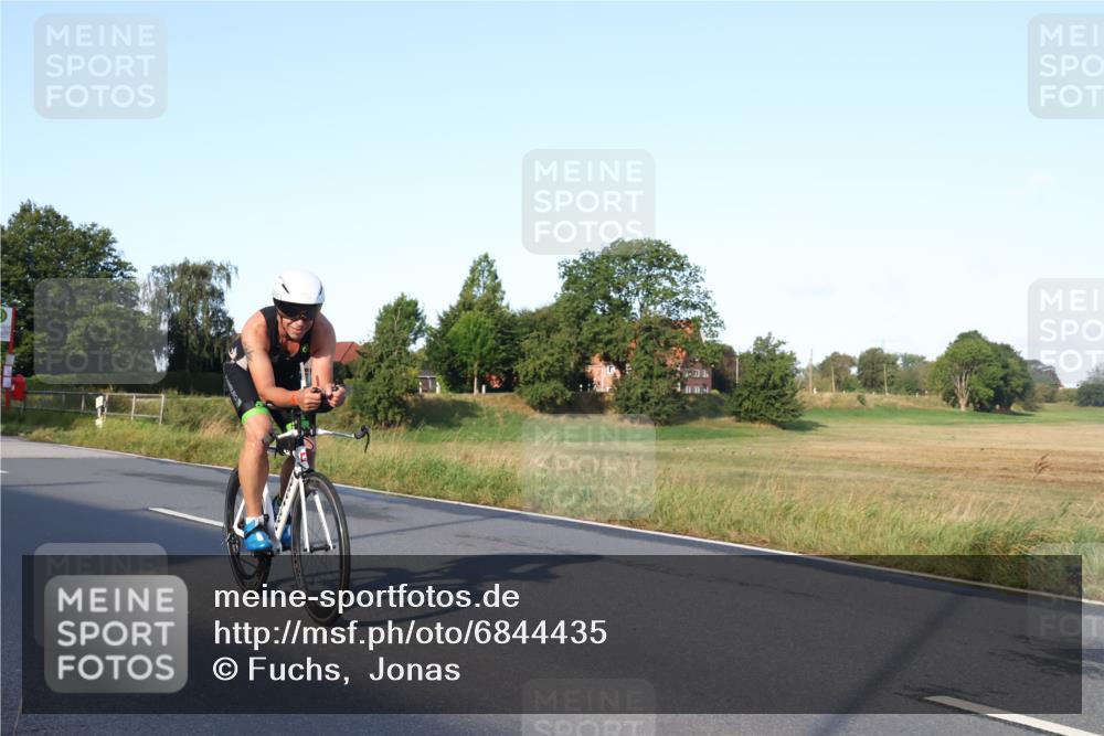 25.08.2024 - Elbe Triathlon Hamburg Fuchs,  Jonas http://msf.ph/oto/6844435 25.08.2024 09:03:42 Radfahren 156, 229, 107 meine-sportfotos.de