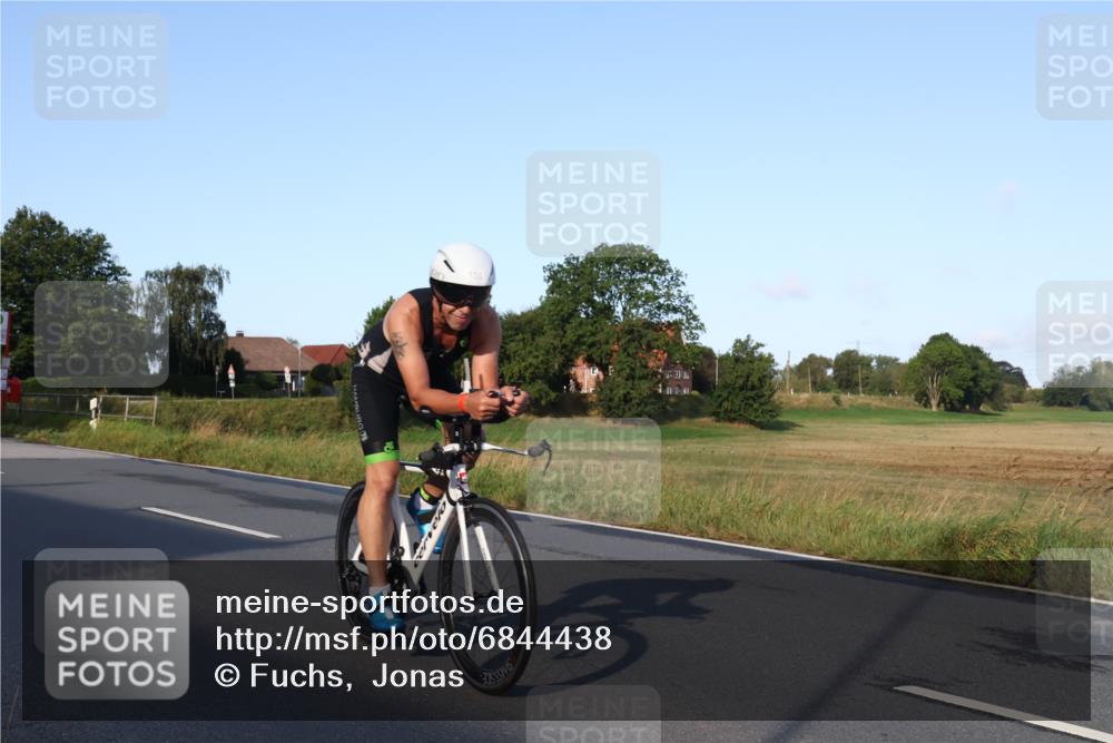 25.08.2024 - Elbe Triathlon Hamburg Fuchs,  Jonas http://msf.ph/oto/6844438 25.08.2024 09:03:42 Radfahren 156, 229, 107 meine-sportfotos.de