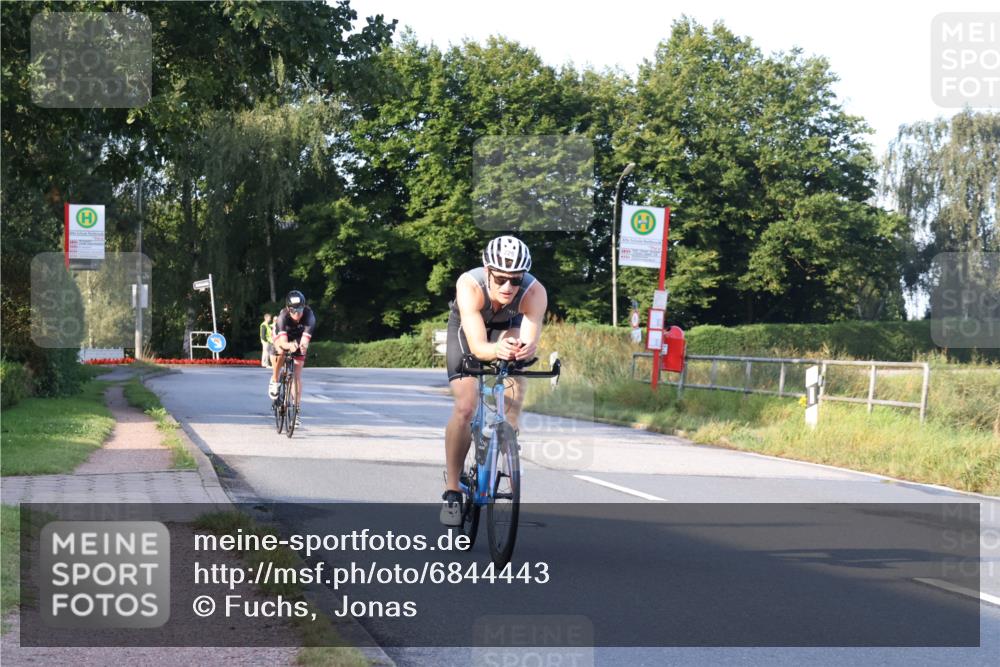 25.08.2024 - Elbe Triathlon Hamburg Fuchs,  Jonas http://msf.ph/oto/6844443 25.08.2024 09:03:44 Radfahren 156, 229, 107 meine-sportfotos.de
