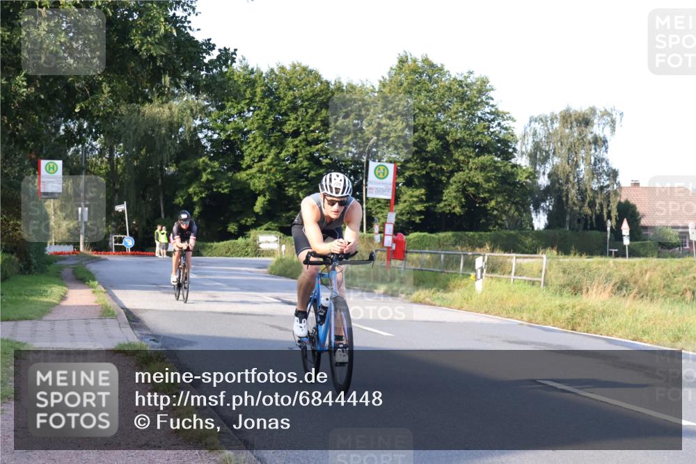 25.08.2024 - Elbe Triathlon Hamburg Fuchs,  Jonas http://msf.ph/oto/6844448 25.08.2024 09:03:44 Radfahren 156, 229, 107 meine-sportfotos.de