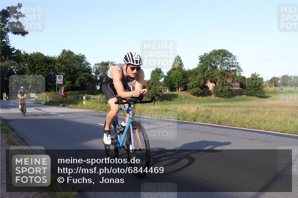 25.08.2024 - Elbe Triathlon Hamburg Fuchs,  Jonas http://msf.ph/oto/6844469 25.08.2024 09:03:44 Radfahren 156, 229, 107 meine-sportfotos.de