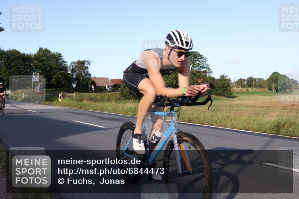 25.08.2024 - Elbe Triathlon Hamburg Fuchs,  Jonas http://msf.ph/oto/6844473 25.08.2024 09:03:45 Radfahren 156, 229, 107 meine-sportfotos.de